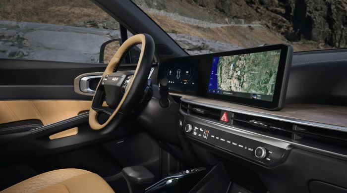 Kia Sorento dual 24-inch panoramic displays with wireless Apple CarPlay and Android Auto
