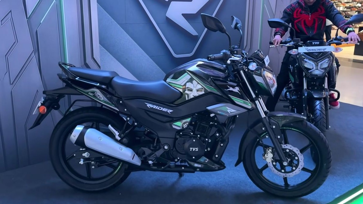 TVS Raider 125 Doom Edition Spectral Green Marvel Super Squad Edition
